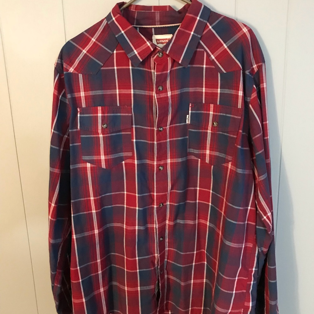 Levis snap up plaid shirt.